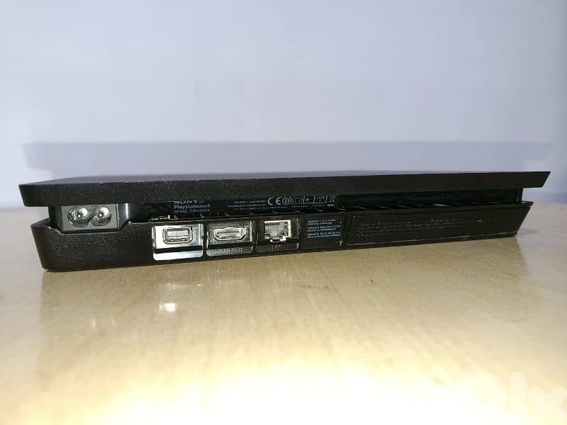 ps4 slim 4