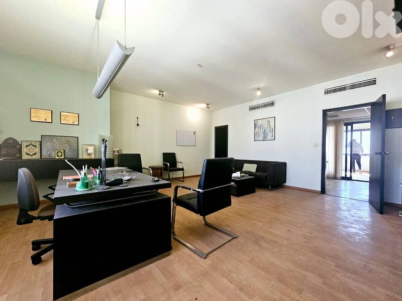 RA25-4405 Office for Rent in Hamra – 90 m² – مكتب للإيجار في الحمرا 0