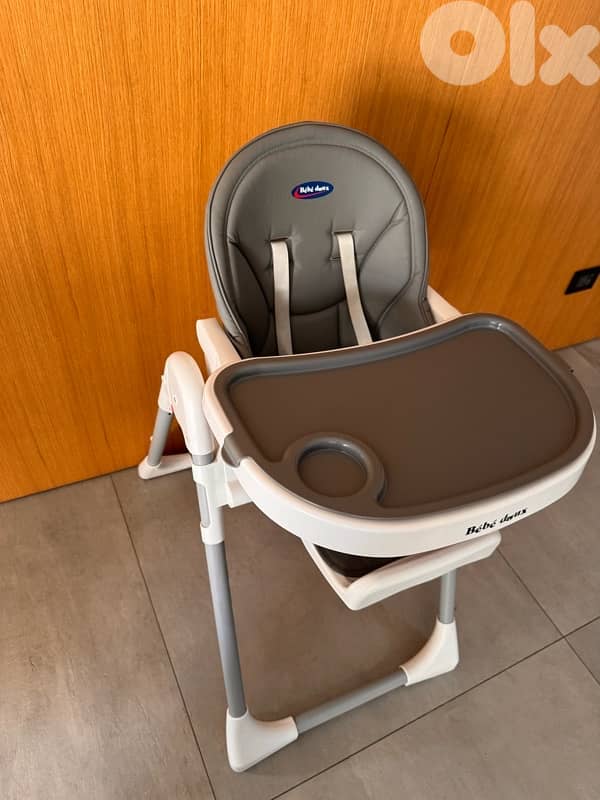 High chair 0