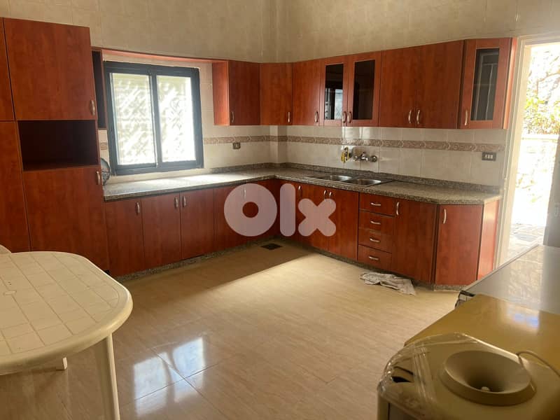 L19323 - An Individual Building For Sale in Chanay, Bhamdoun 6