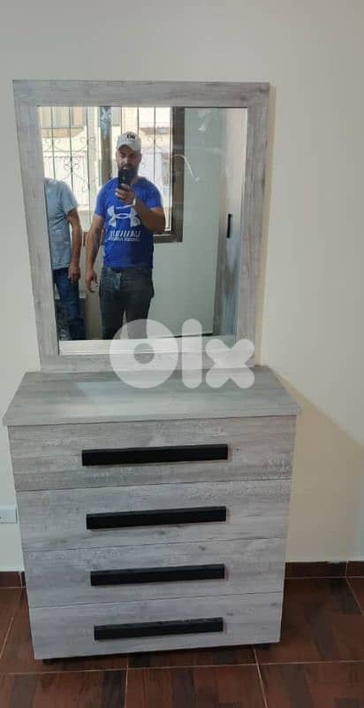 شفنيرة مع مرايا مع كمود صغار اتنين 0