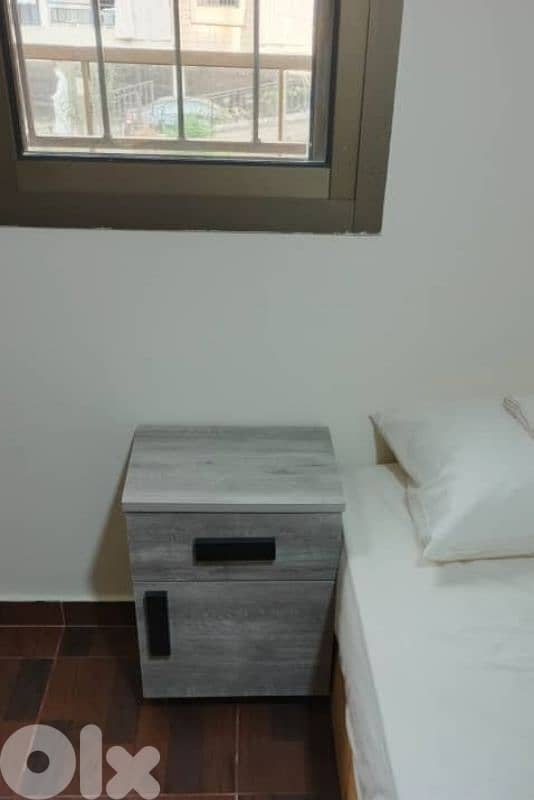 شفنيرة مع مرايا مع كمود صغار اتنين 1