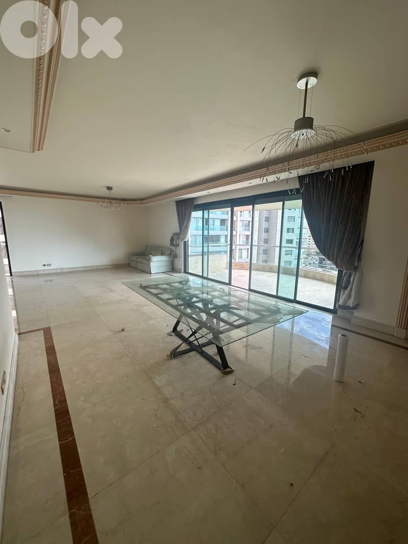 Luxurious Apartment For Sale in Ramlet Al Bayda 0