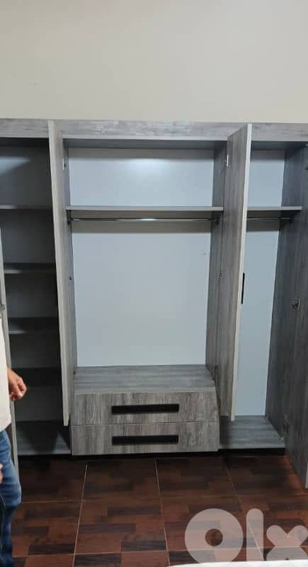 خزانة اربع درف حجم كبير 180 سم ملبسة بالكامل من برا وجوا 1