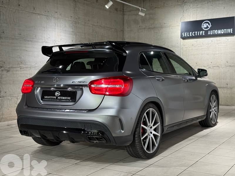 Mercedes-Benz GLA-45 AMG  magno matte gray 0