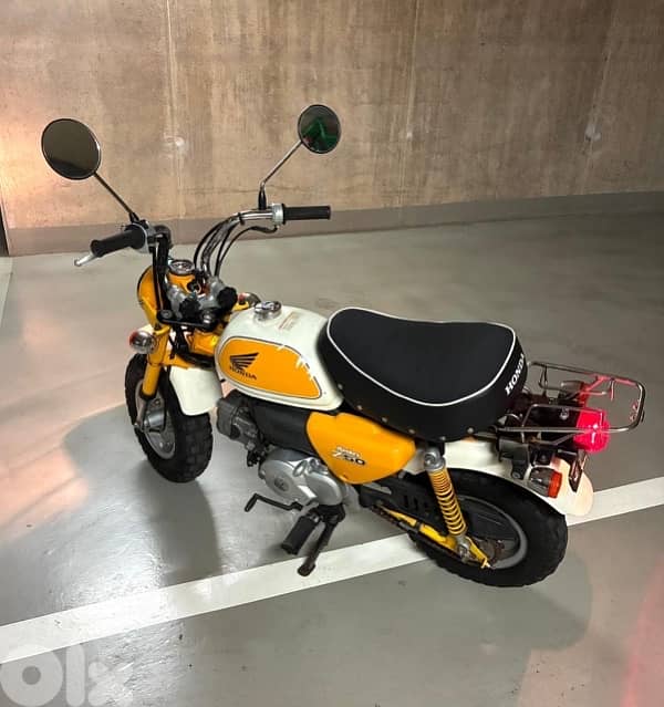 Honda monkey z50 special edition 3