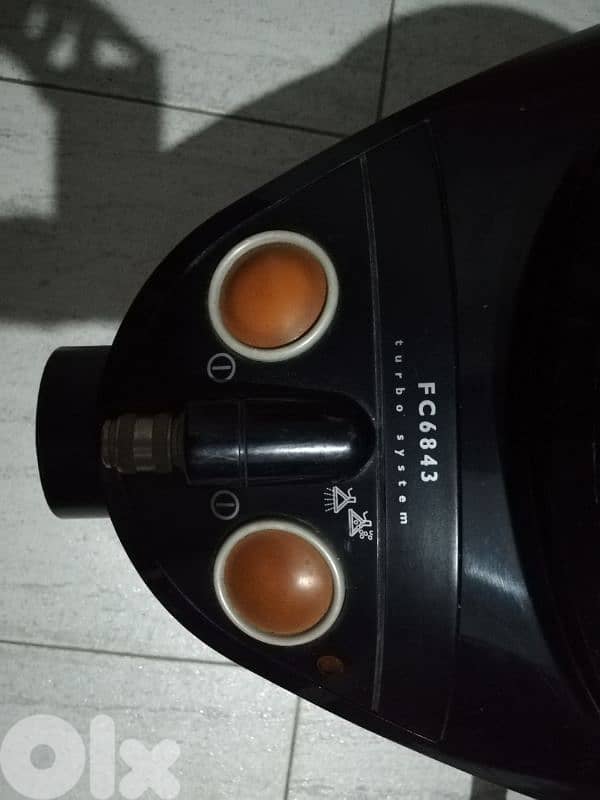 مكنسة كهربائية شبه جديدة Philips 3