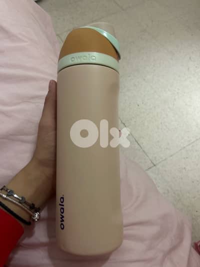 owala free sip water bottle