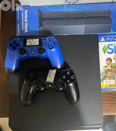 PS4 Slim 500 GB + 2 original controllers and games