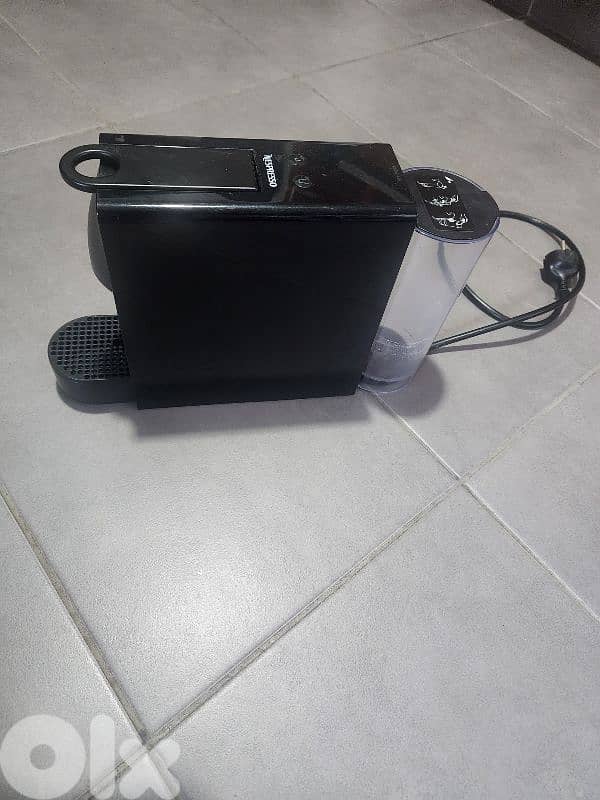 Nespresso Coffee machine (Essenza Mini) 0