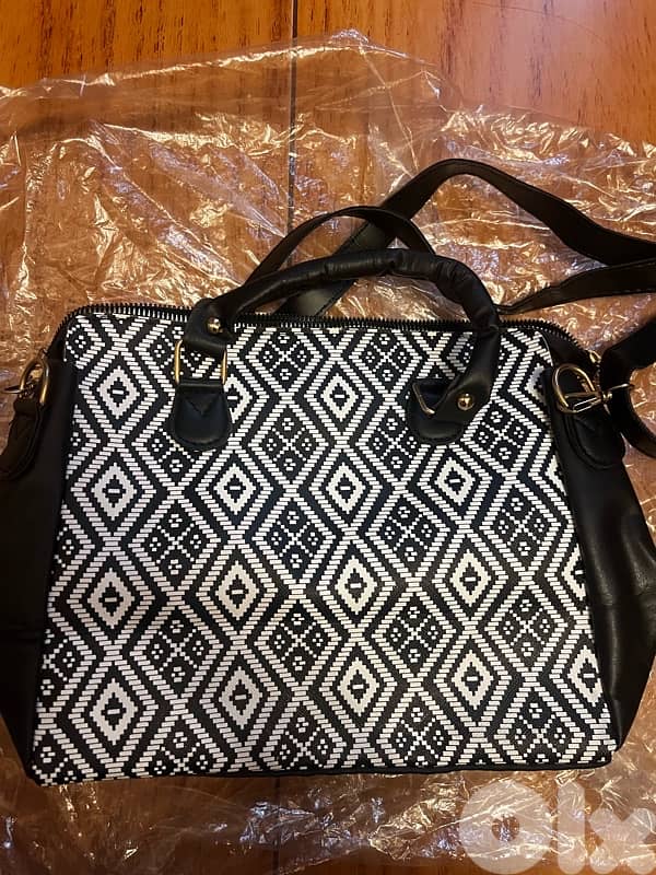 black and white bag 1