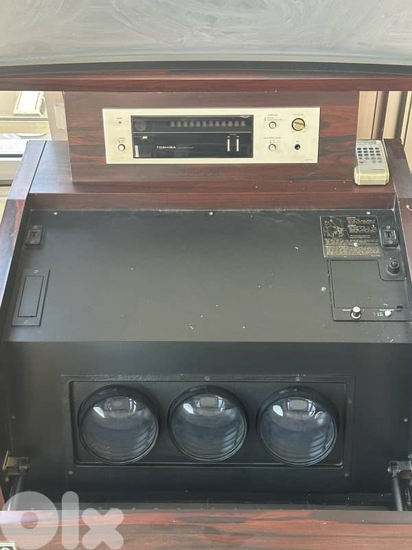 Toshiba projection TV 1