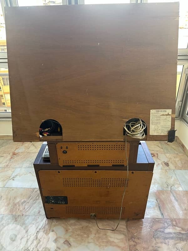 Toshiba projection TV 8