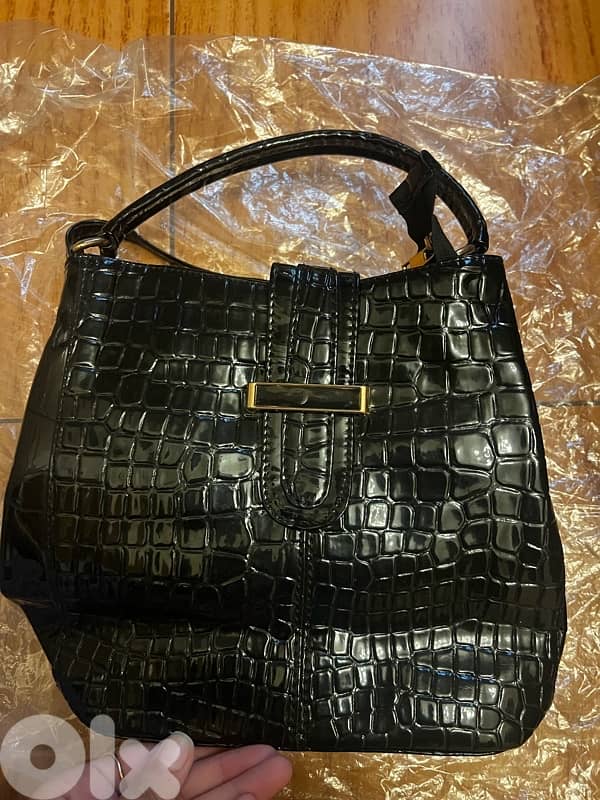 black snail bag 1