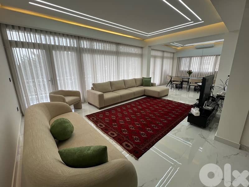 غرفة جلوس مودرن. مستعملة  شهر 0