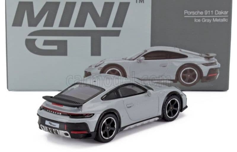 Porsche 911 992 Dakar 2023 diecast car model 1;64 2