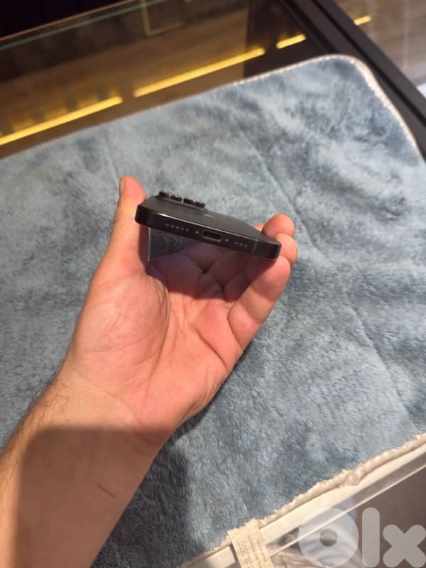 USED IPHONE 16 PRO 256 GB BLACK 3