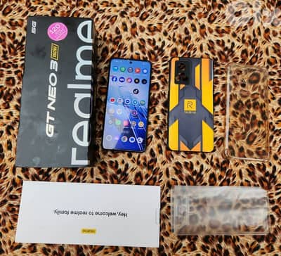 للبيع موبايل Realme شبه جديد بالكرتونة الموديل: Realme GT Neo 3