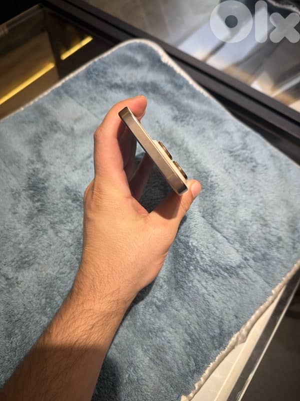 USED IPHONE 16 PRO 512 GB DESERT 3