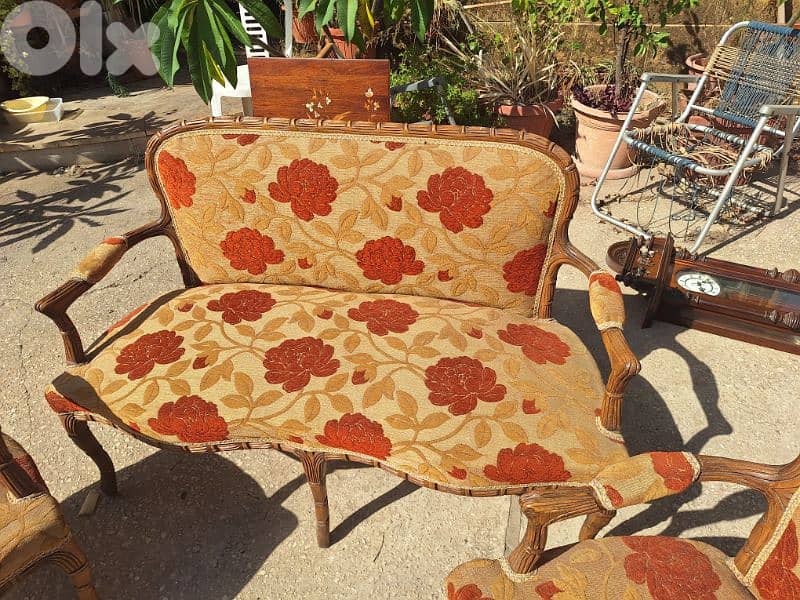 طقم صالون لويكانز ناعم مميز انتيك رائع جدا خارق النظافة سعر لقطة 2