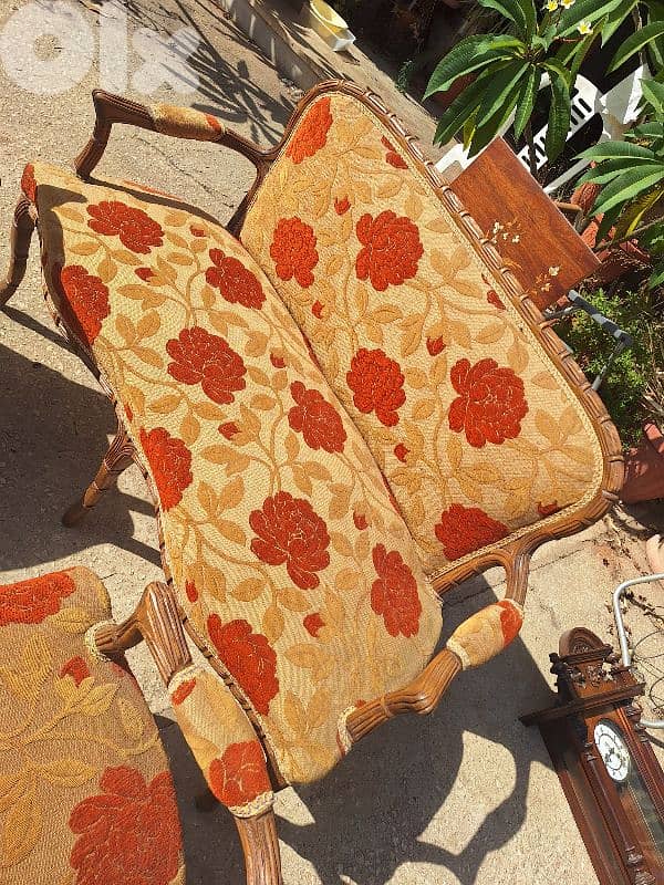 طقم صالون لويكانز ناعم مميز انتيك رائع جدا خارق النظافة سعر لقطة 4