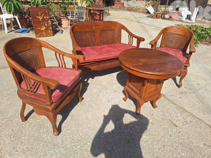 طقم صالون خشب ورد من الروائع انتيك مميز مع طاولة 1