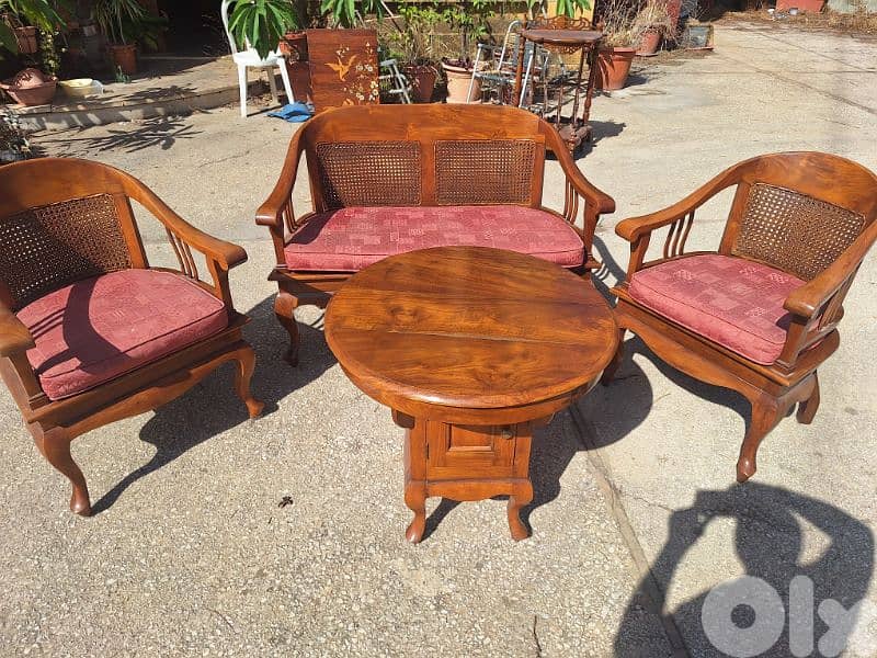 طقم صالون خشب ورد من الروائع انتيك مميز مع طاولة 4