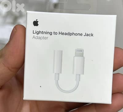 Apple lightning to headphone jack adapter