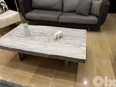 full living room with 2 tables