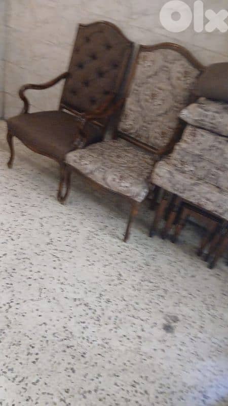 طقم كنبايات خشب زان خمس قطع وطاولة 2