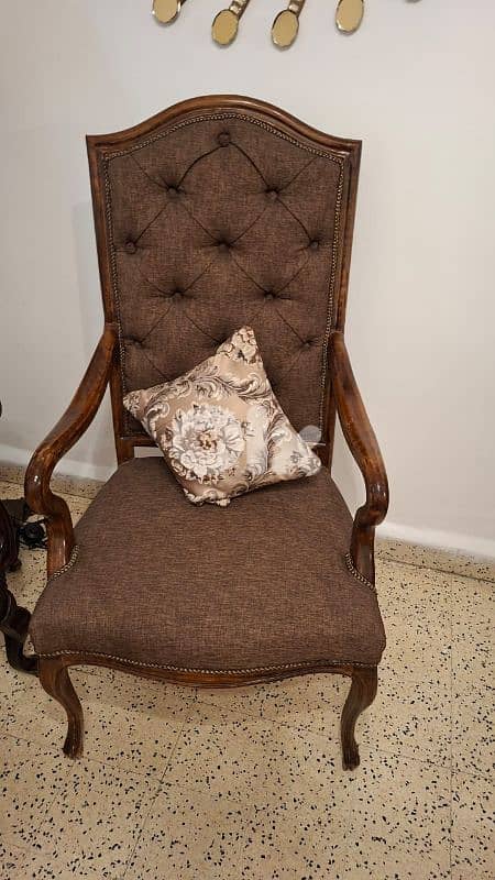 طقم كنبايات خشب زان خمس قطع وطاولة 4