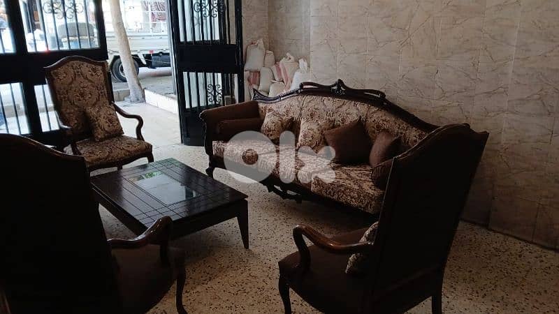 طقم كنبايات خشب زان خمس قطع وطاولة 0