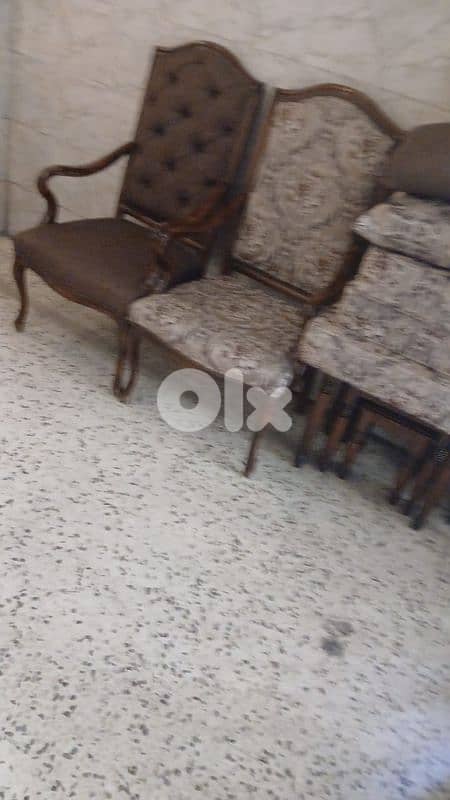 طقم كنبايات خشب زان خمس قطع وطاولة 2