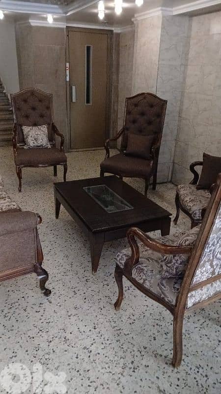 طقم كنبايات خشب زان خمس قطع وطاولة 3