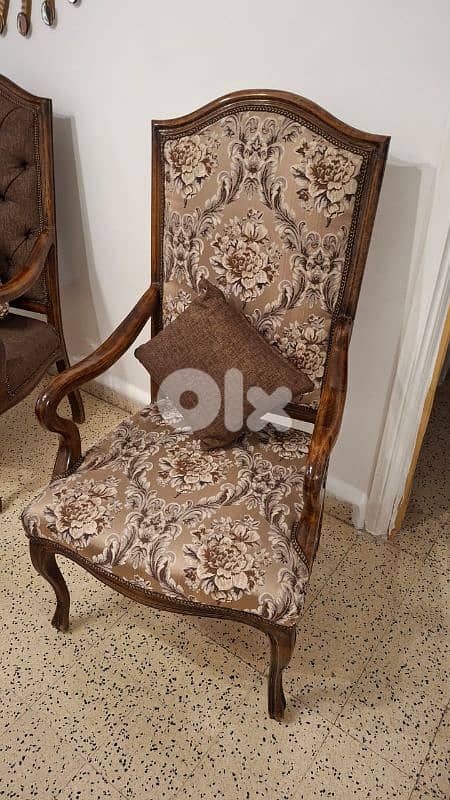 طقم كنبايات خشب زان خمس قطع وطاولة 5