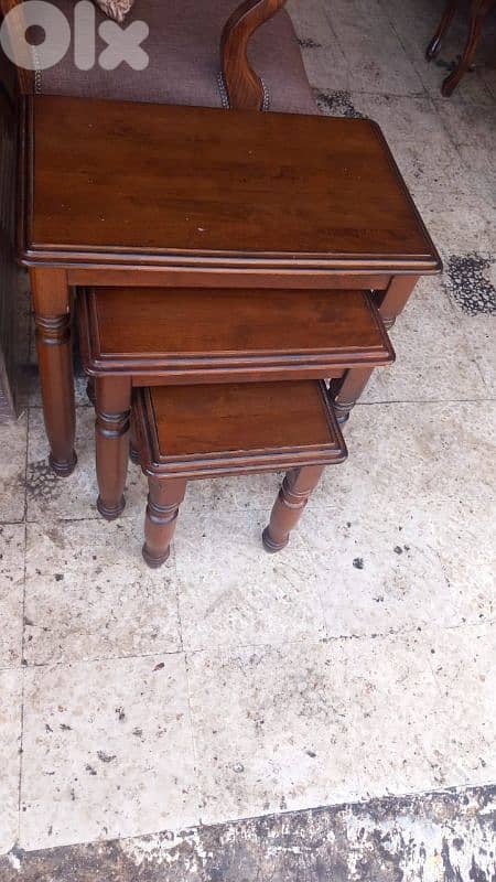 طقم طاولات بقلب بعض كتير نظاف 0