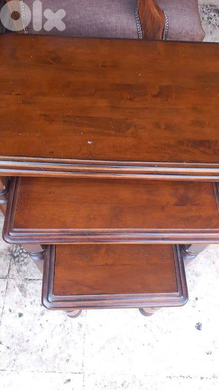 طقم طاولات بقلب بعض كتير نظاف 1