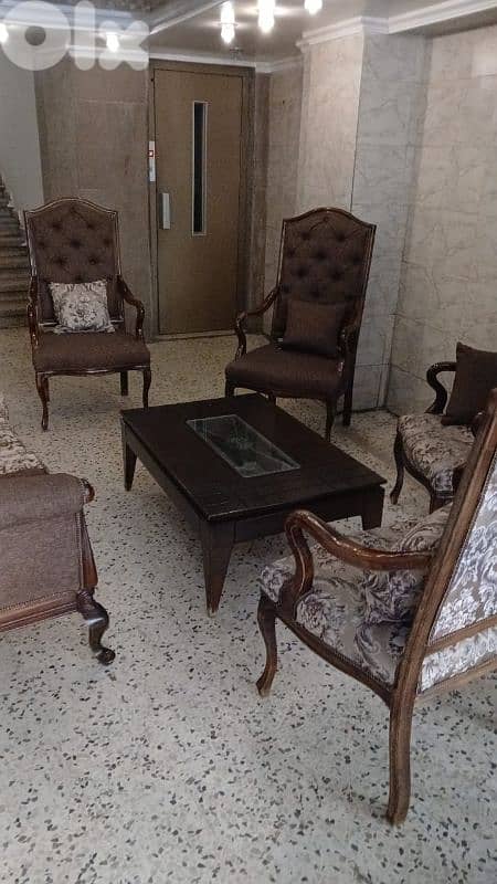 طقم كنبايات شغل توصاية خشب زان خمس قطع وطاولة 2