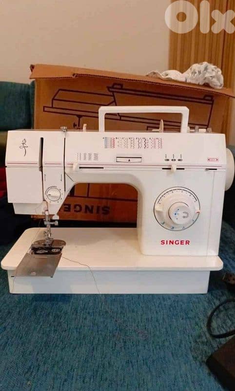 Singer sewing machine 2818 1