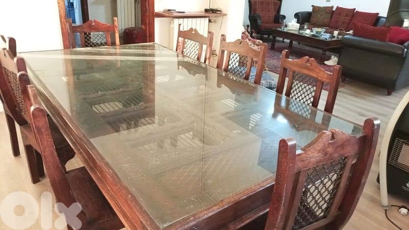 Antique Dining room with 8 chairs and dressoir 1