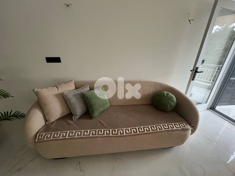 غرفة جلوس مودرن. مستعملة  شهر 1