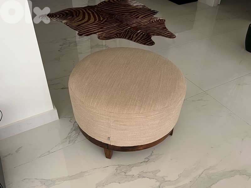 غرفة جلوس مودرن. مستعملة  شهر 2