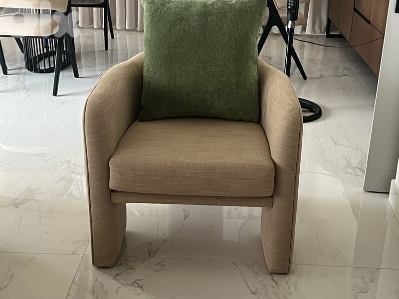 غرفة جلوس مودرن. مستعملة  شهر 3