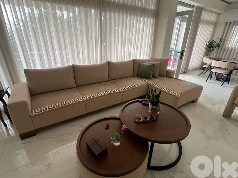 غرفة جلوس مودرن. مستعملة  شهر 4
