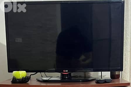 tv like new 32 inch