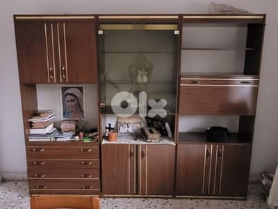 dining room vitrine second hand with good condition