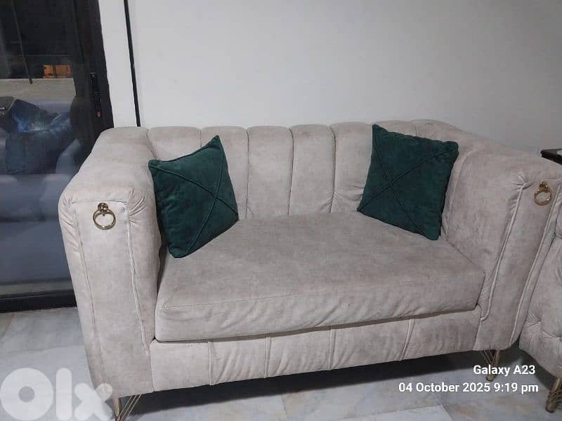 صالون للبيع شبه جديد 1