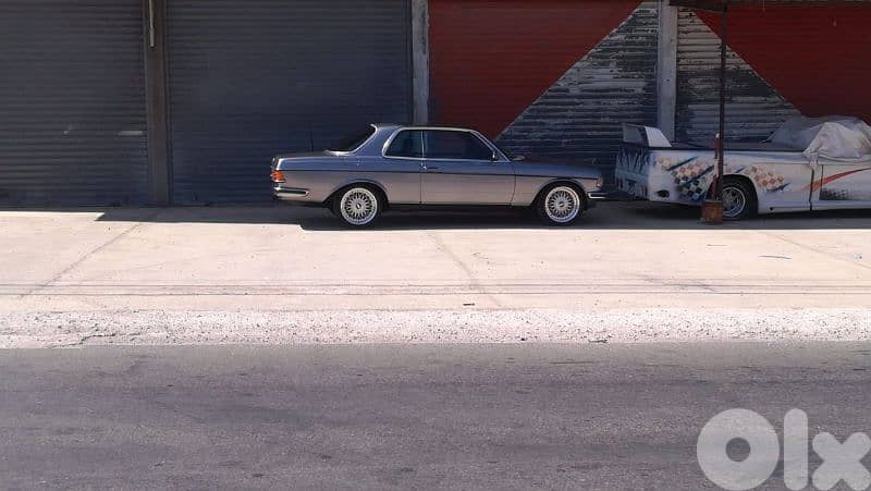 Mercedes-Benz 240/260/280 1977 0