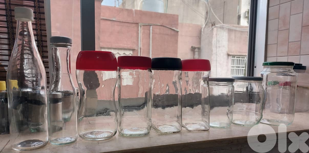 مرطبانات زجاج للبيع يوجد كمية 0