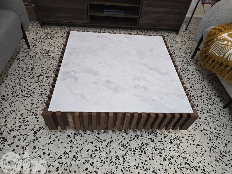 طاولة تلفاز  وطاولة نص 3